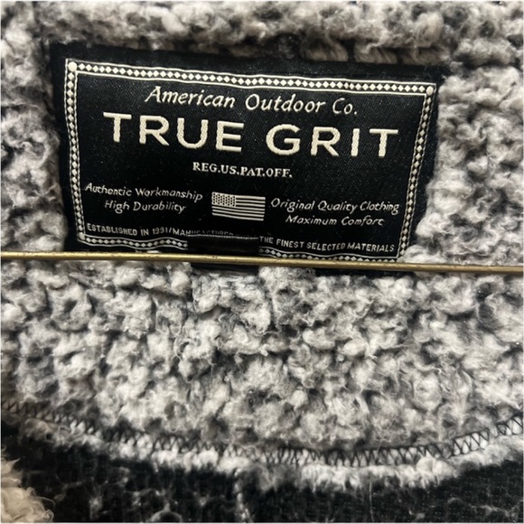 TRUE GRIT • The Original Frosty Tipped Pile 1/2 Zip Pullover - Picture 3 of 6